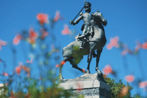 Necochea Celebra el 216 Aniversario de la Revolución de Mayo con Actividades Culturales