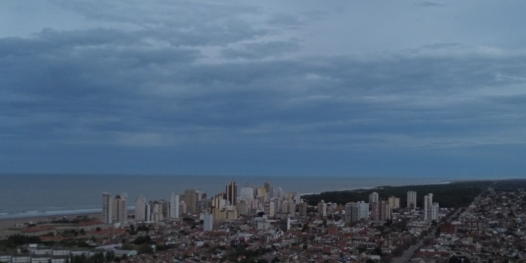 Clases vespertinas suspendidas en Necochea debido a alerta meteorológica