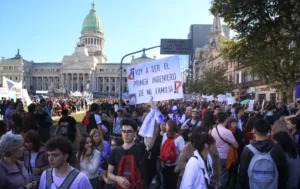 La Marcha Federal por la Educación y la Ciencia Nacional: Un Llamado a la Acción