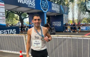 Santibáñez, el atleta necochense que destaca en la carrera Fiestas Mayas