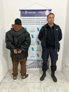 Operativos de Prevención en San Cayetano: Un hombre es detenido con un cuchillo en posesión