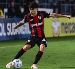River Plate prepara acuerdo para contrato profesional de Lucas Silva