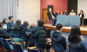 Encuentro entre estudiantes y justicia para fortalecer la convivencia en la adolescencia