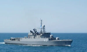 La corbeta A.R.A. Rosales llegará a Puerto Quequén para celebrar el Día de la Armada
