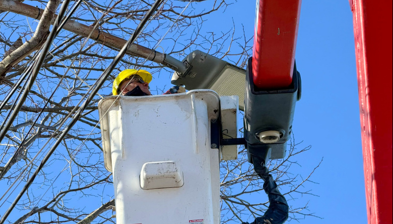 Avance en la instalación de luces públicas en Necochea: un paso hacia la seguridad y la modernidad