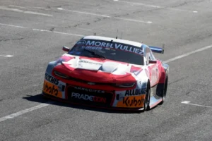 Valentín Aguirre Rompe Racha y Clasifica Primero en Turismo Carretera