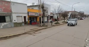 Un asalto frustrado en Necochea: el autor del hecho se llevó una máquina de cobro electrónica en desuso