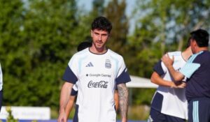 Marcos Senesi Se Une a la Selección Argentina en Estados Unidos