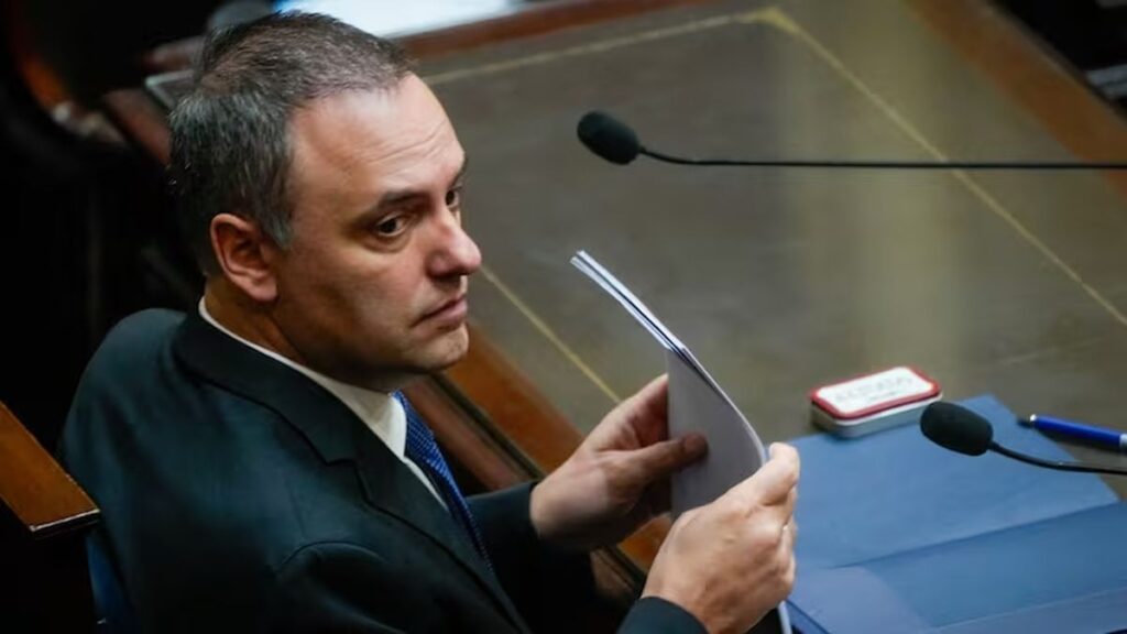 Adorni se despide de la Jefatura de Gabinete: ¿un fin de la era de la desconfianza?