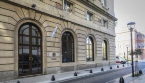 Revisión del Decreto de Necesidad y Urgencia en el Presupuesto de la SIDE