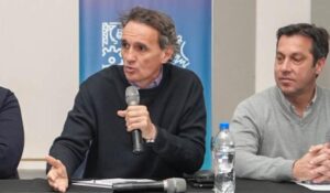 Ministro de Infraestructura confirma evaluación de la transformación de la Ruta 88 en autovía