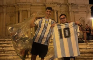 Comunidad italiana de Noto muestra espíritu deportivo y solidario en celebración del Mundial