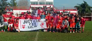 Goleadores y familiares de Mataderos de Necochea renden homenaje a Lucía Ermiaga