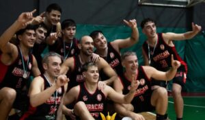Huracán celebra su segundo título consecutivo en el básquet local