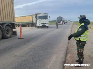 Policía detiene a un hombre con drogas en la Ruta Nacional 228
