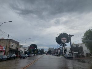 Necochea Preparada para Tormentas: Alerta Amarilla y Recomendaciones para un Verano Seguro