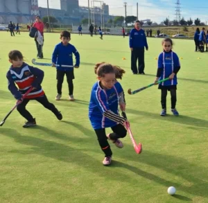 Deportistas en Acción: Un Fin de Semana de Hockey en Necochea