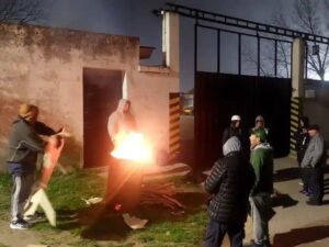 Choferes de Colectivos en Necochea denuncian Cierre de Transportes Necochea